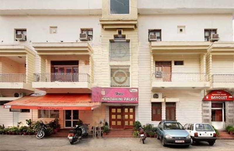 Hotel Mandakini Palace Kanpur Exteriör bild
