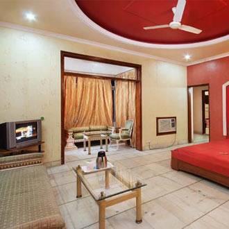 Hotel Mandakini Palace Kanpur Exteriör bild